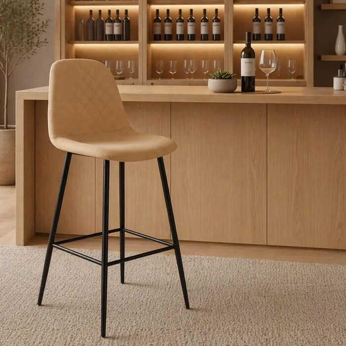 Set di 4 Sgabelli Elva in Tessuto Tortora con Gambe Nere e Seduta Imbottita, 44 × 53 × 112 cm