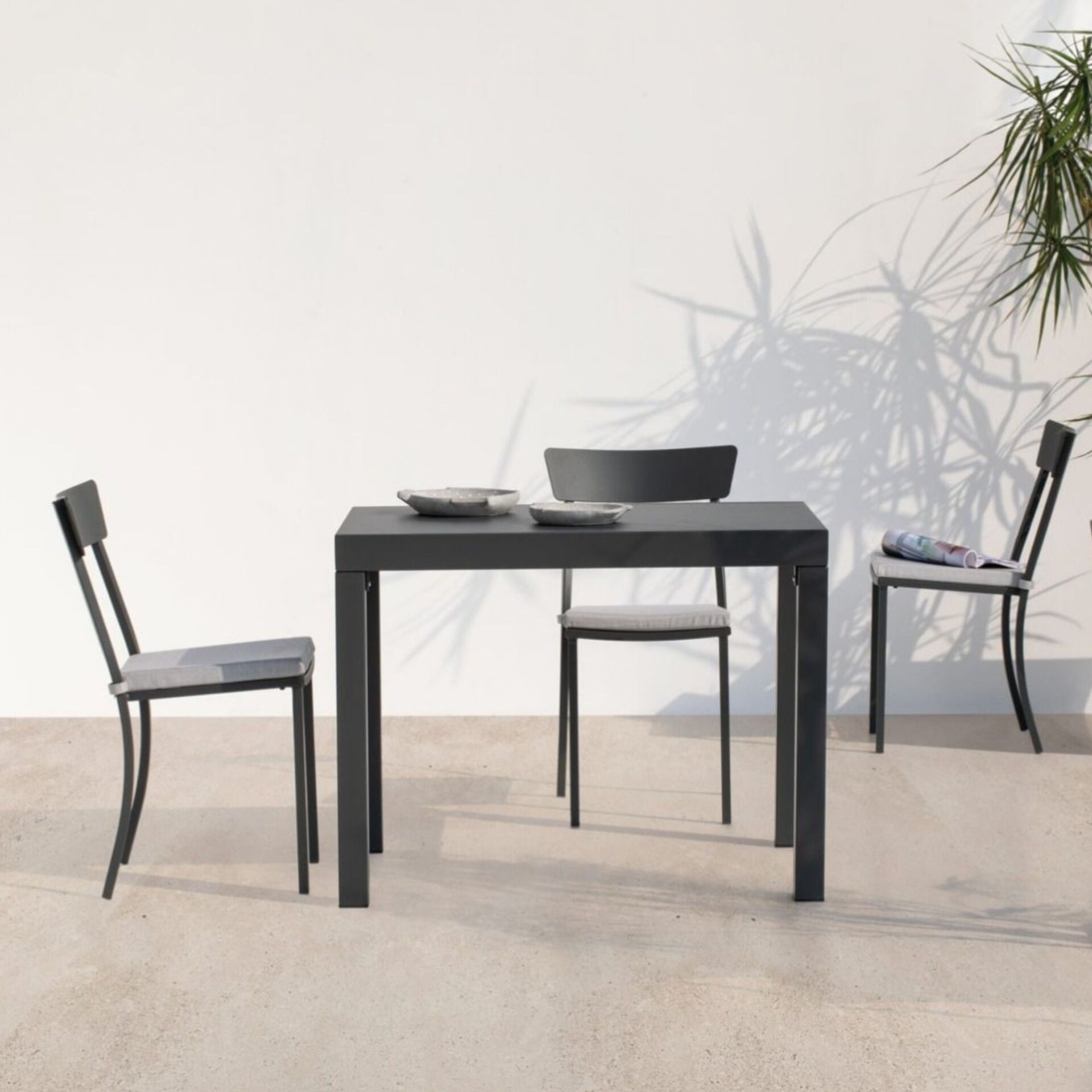 SET OF 4 SEDIA CANADA NERA IMPILABILE