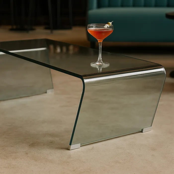 Tavolino Versus in Vetro Temperato Curvato Trasparente, Design a C, 120 x 60 x 30 cm - immagine 2