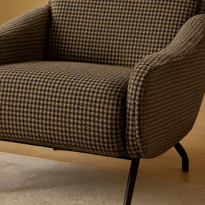 Poltrona Rosa in Tessuto Pied de Poule Tortora, Design Vintage, Schienale Avvolgente, 78 x 86 x 84 cm - immagine 2